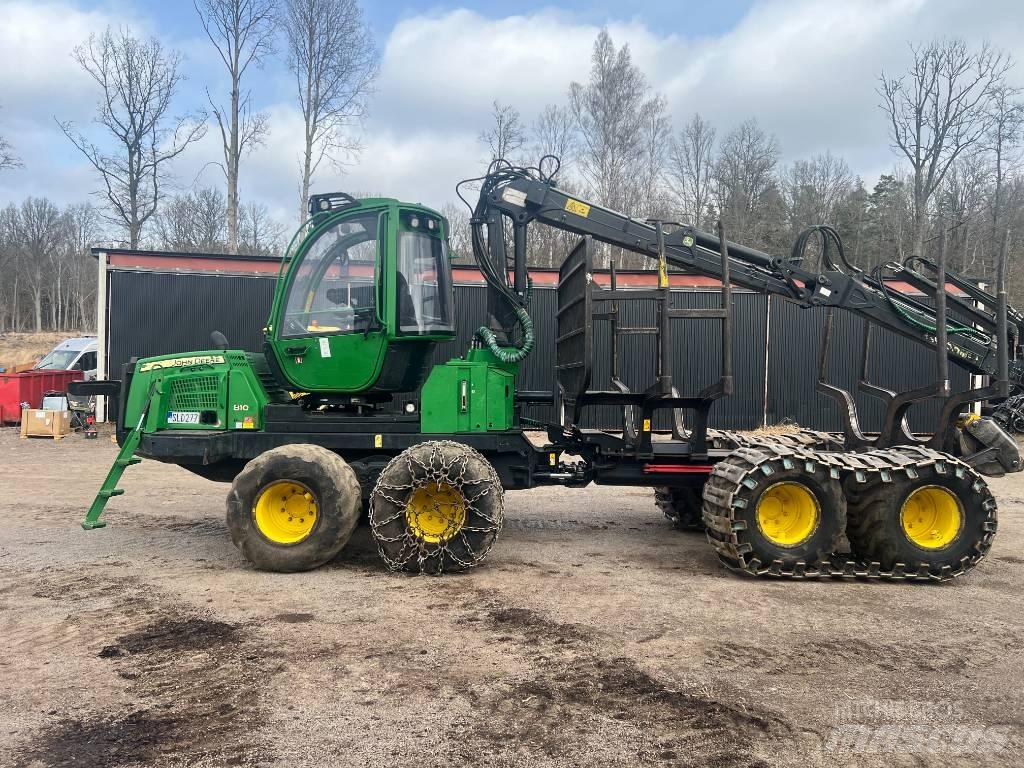John Deere 810 E フォワーダー