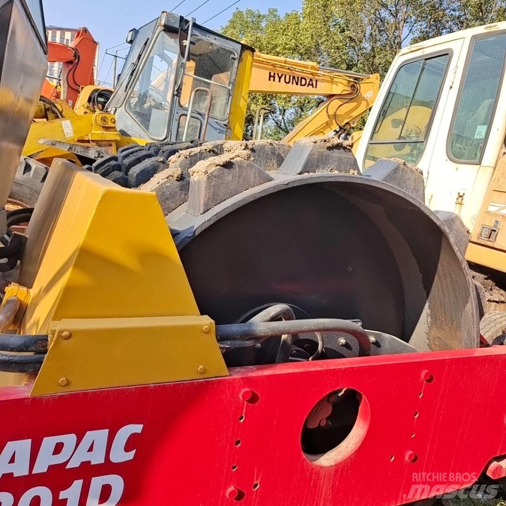 Dynapac CA 301 D 振動ローラ