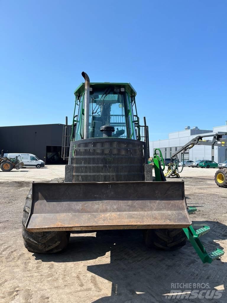John Deere 1110D フォワーダー