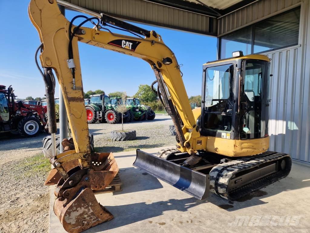 CAT 304 CR ミニ油圧ショベル 7t以下（ミニユンボ・ミニディガー）