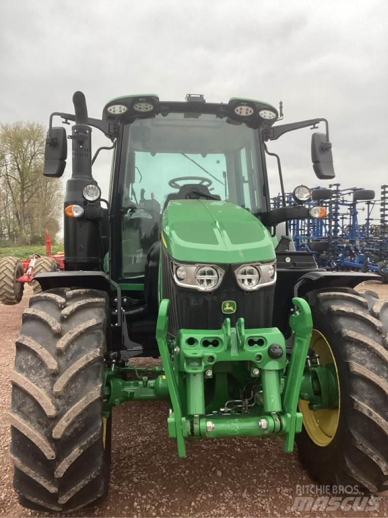 John Deere 6120M トラクター