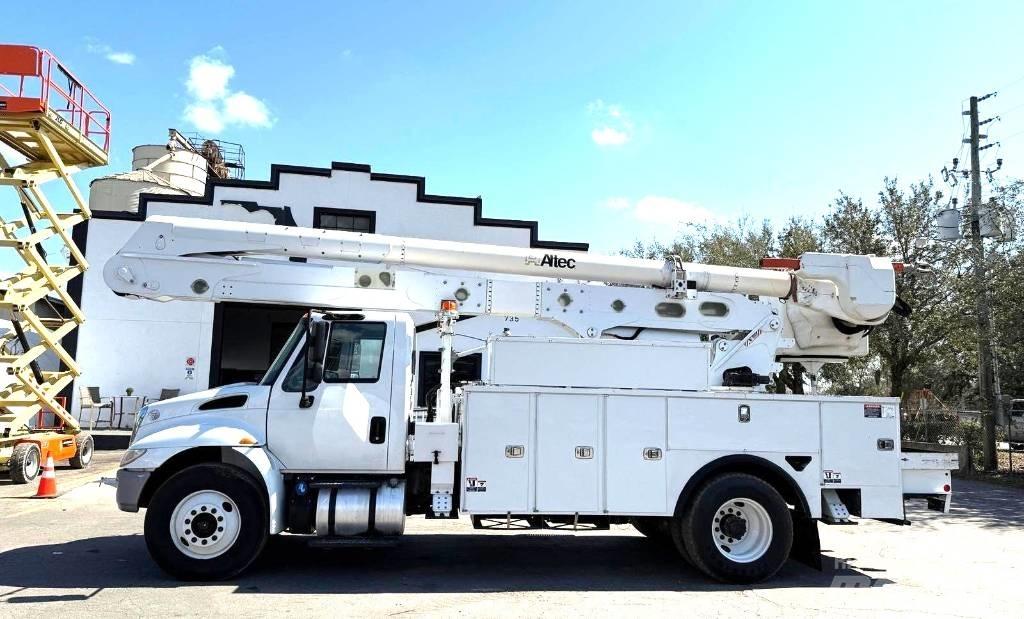 Altec AA 55 トラック高所作業車