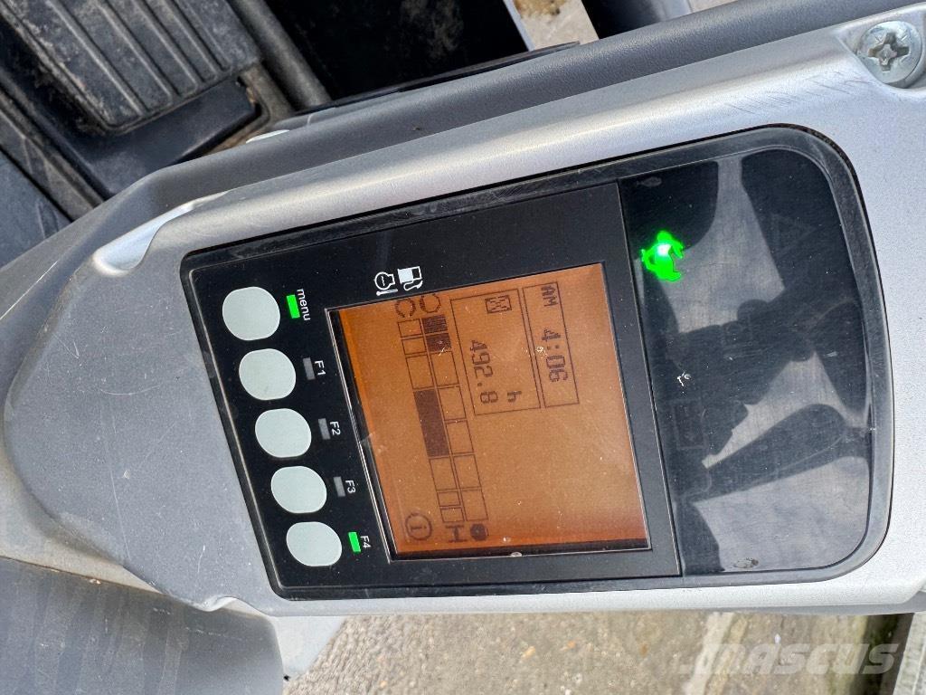 Yanmar SV17VT (01303) ミニ油圧ショベル 7t以下（ミニユンボ・ミニディガー）