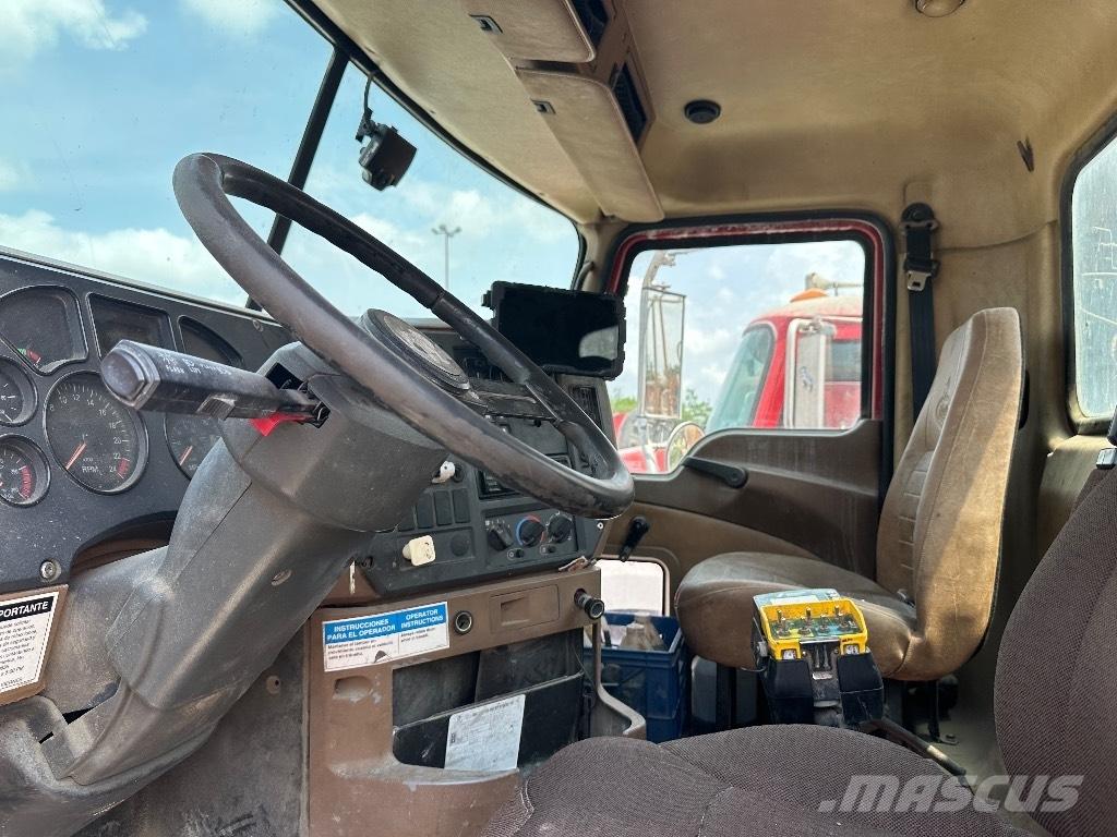 Mack Granite GU 813 その他トラック