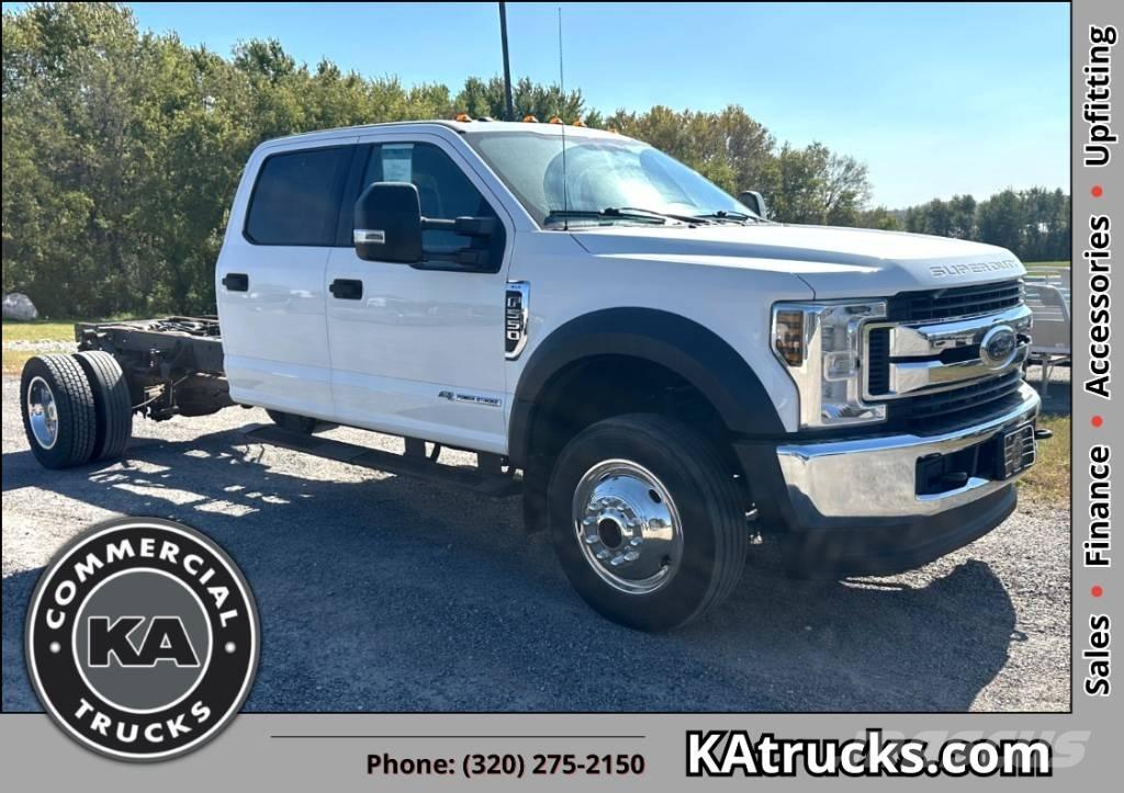 Ford F 550 XLT SD キャブ付きシャーシ