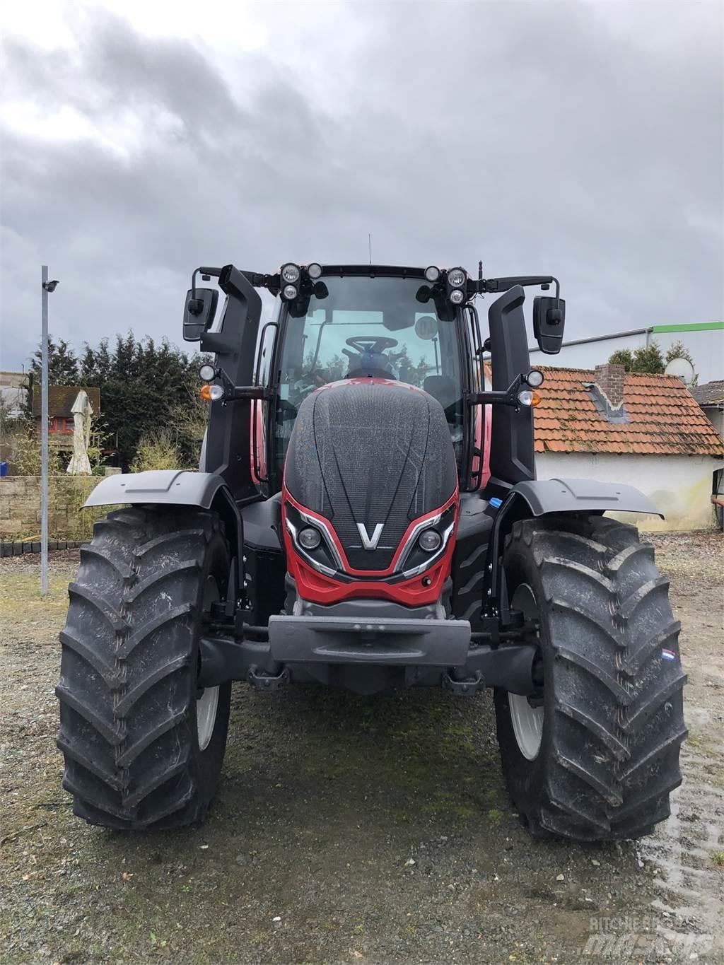 Valtra T175 EA トラクター