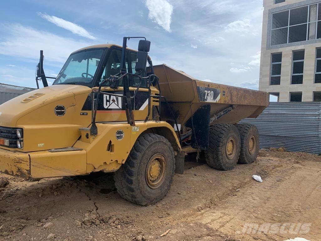 CAT 730 アーティキュレート式ダンプトラック