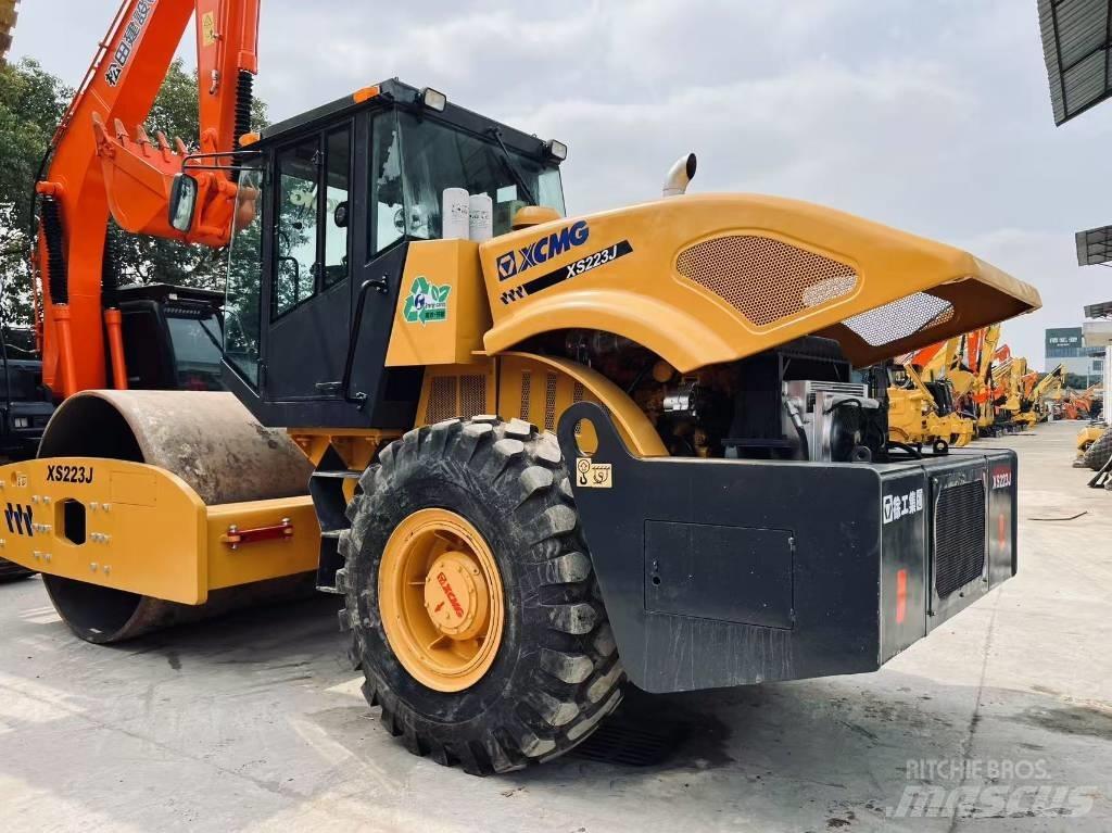 XCMG XS 223 J 振動ローラ