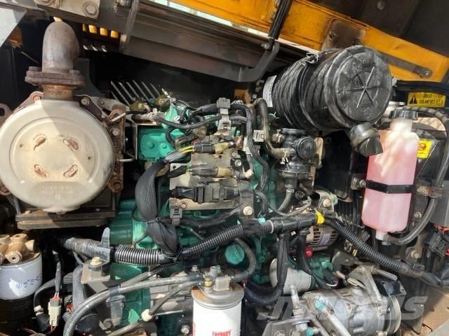 Volvo ECR 88 D 中型油圧ショベル 7ｔ-12ｔ（ユンボ・パワーショベル・バックホー）