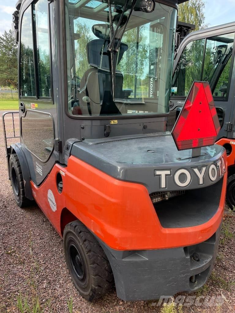 Toyota 52-8FDJF35 ディーゼル・軽油