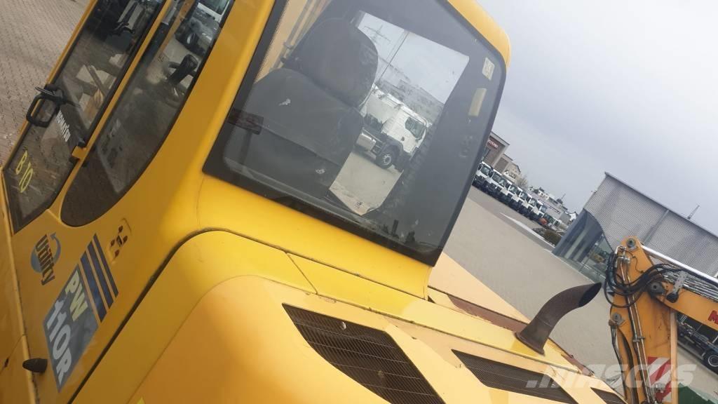 Komatsu PW 110 ホイール式油圧ショベル（パワーショベル・ユンボ・バックホー）