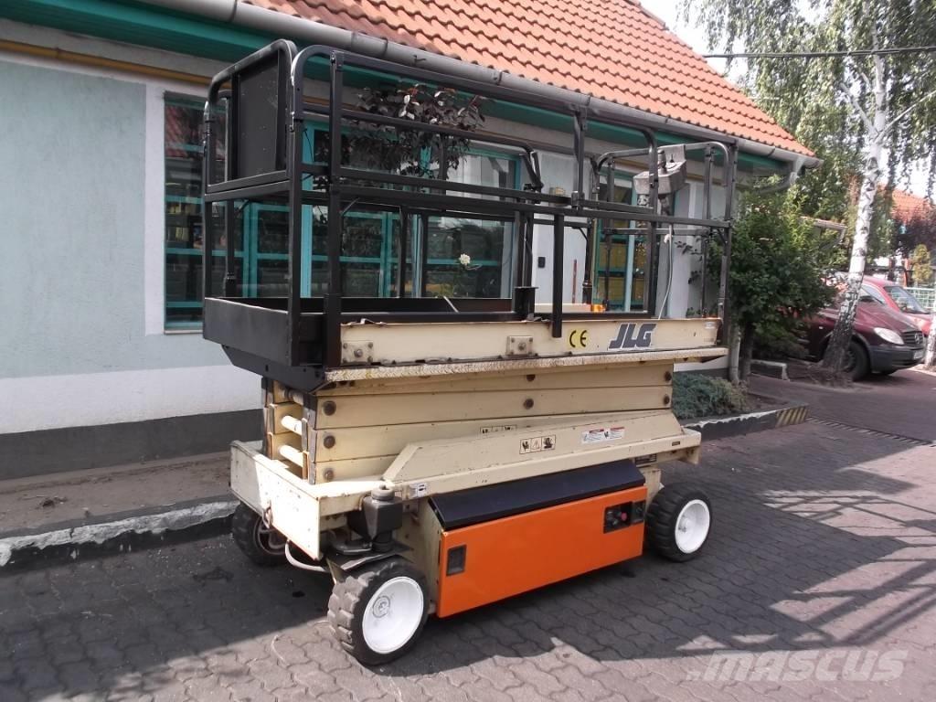 JLG 2646E      V-2288 垂直昇降型リフト