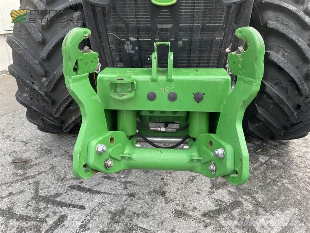 John Deere 8370R トラクター