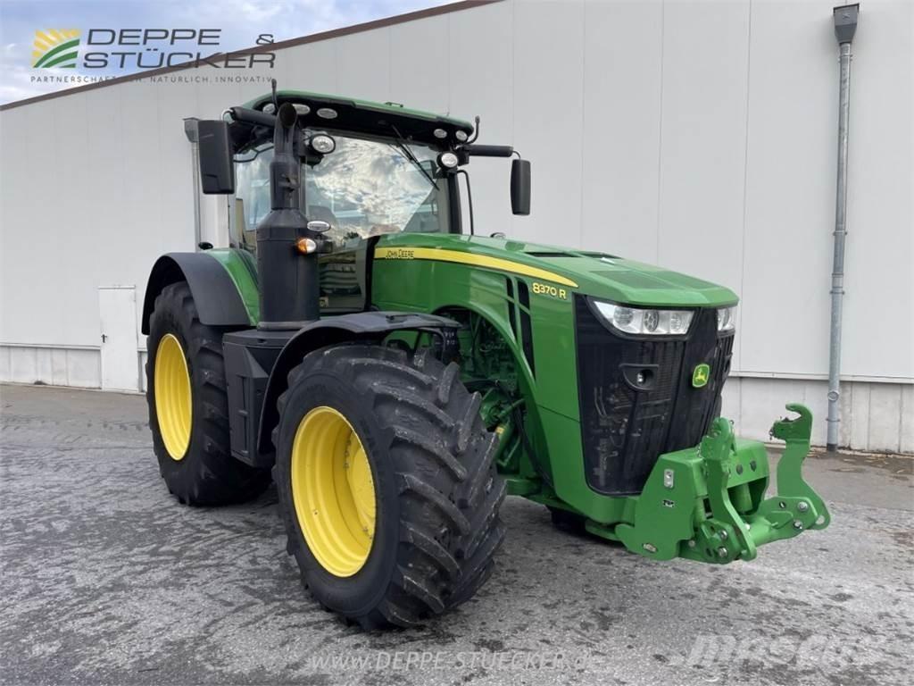 John Deere 8370R トラクター
