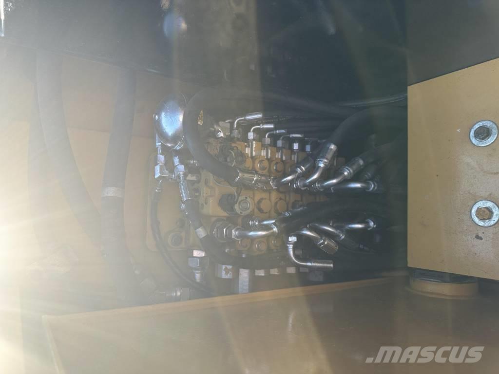 CAT 305.5E 大型油圧ショベル12t以上（パワーショベル・ユンボ）