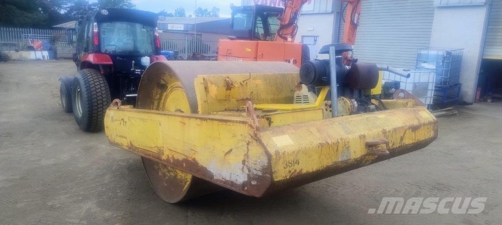 Bomag BW 6 牽引式ローラ