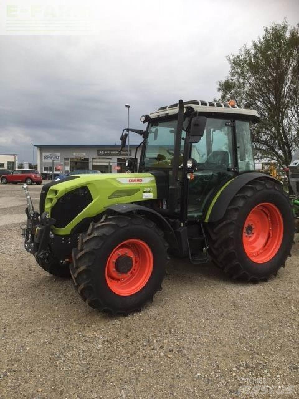 CLAAS axos 240 トラクター