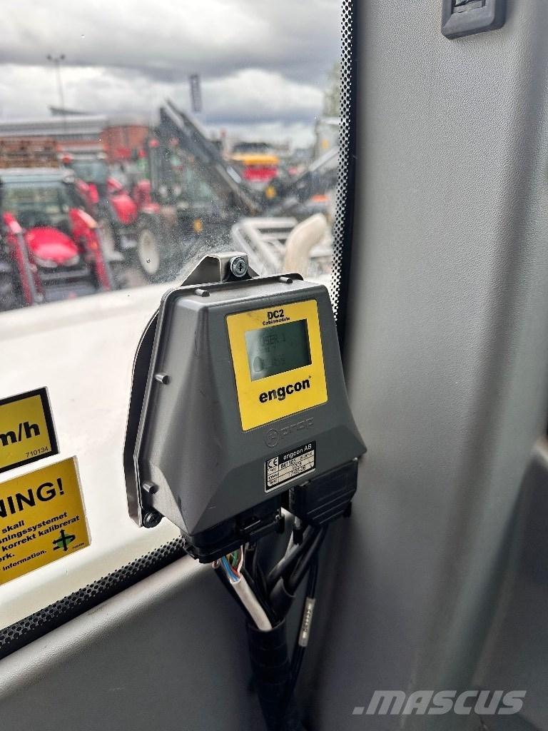 Schaeff TW 110 ホイール式油圧ショベル（パワーショベル・ユンボ・バックホー）