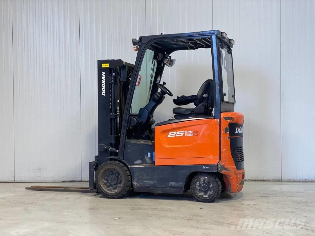 Doosan BC25S-7 バッテリーフォークリフト
