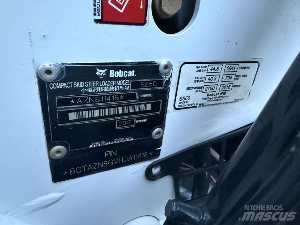 Bobcat S 550 スキッドステアローダー