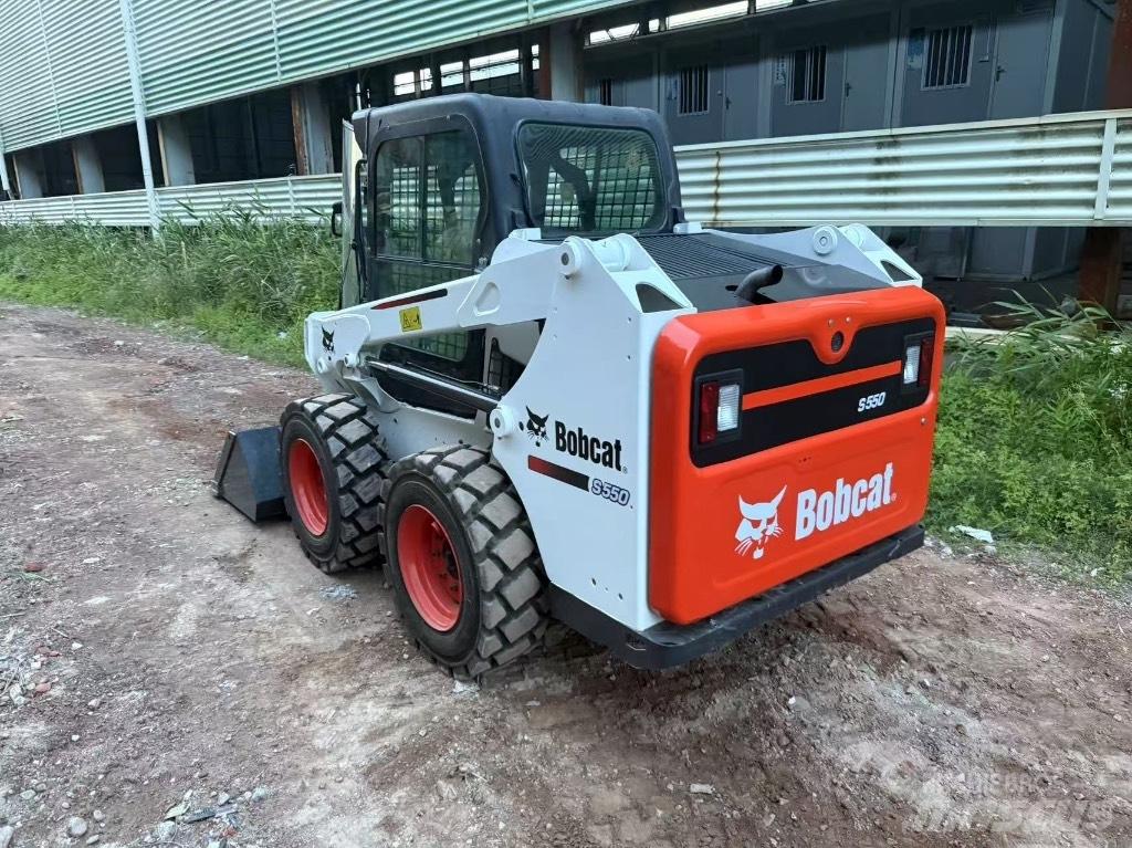 Bobcat S 550 スキッドステアローダー