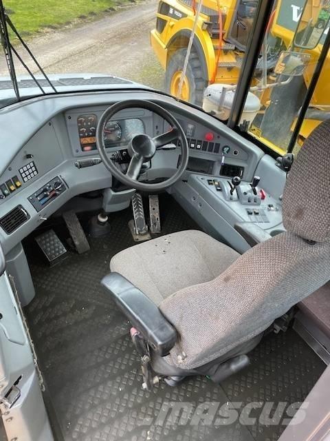 Volvo A30E アーティキュレート式ダンプトラック