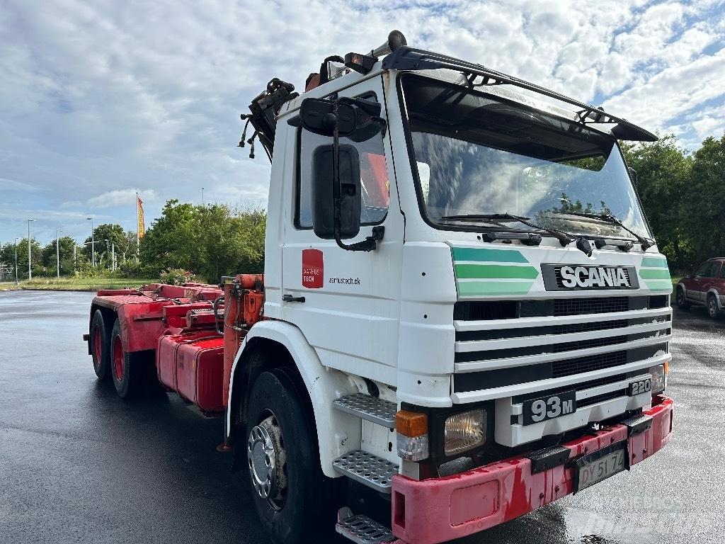 Scania P 93 M クレーントラック、ユニック車