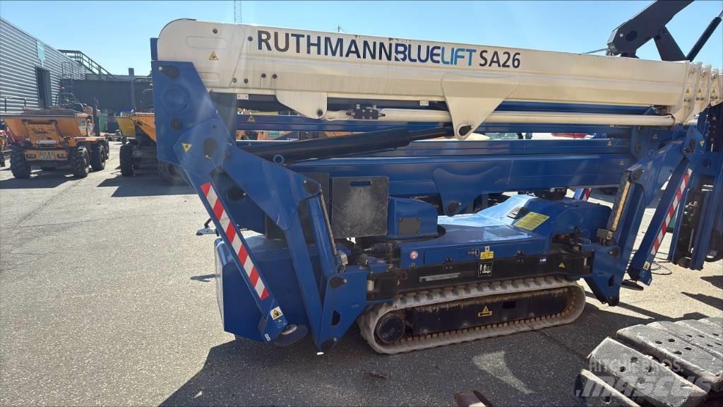 Bluelift SA26 小型自走式ブームリフト