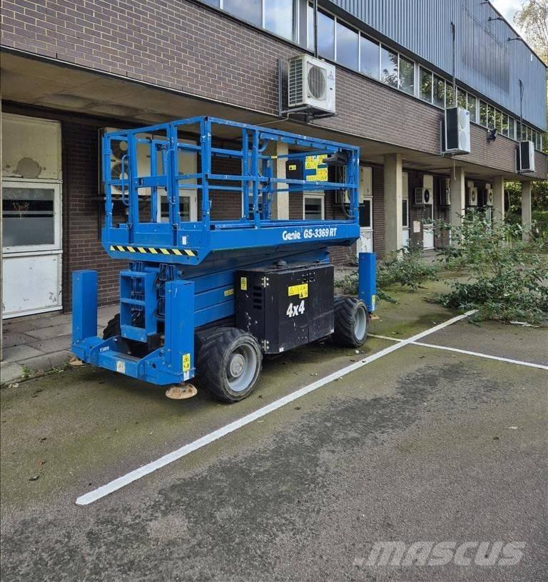 Genie GS 3369 RT シザースリフト