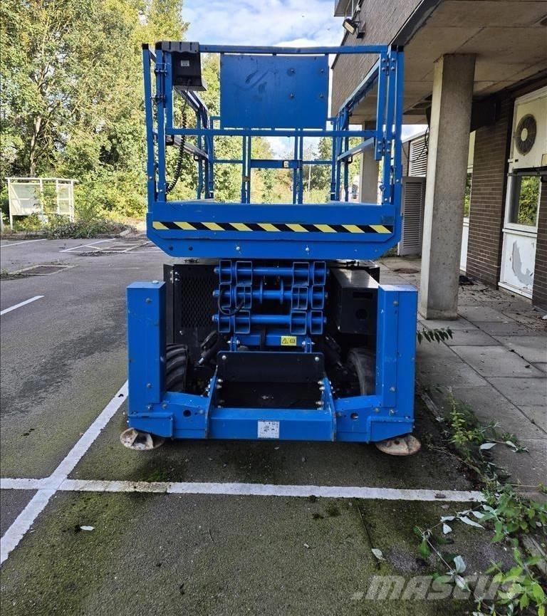 Genie GS 3369 RT シザースリフト