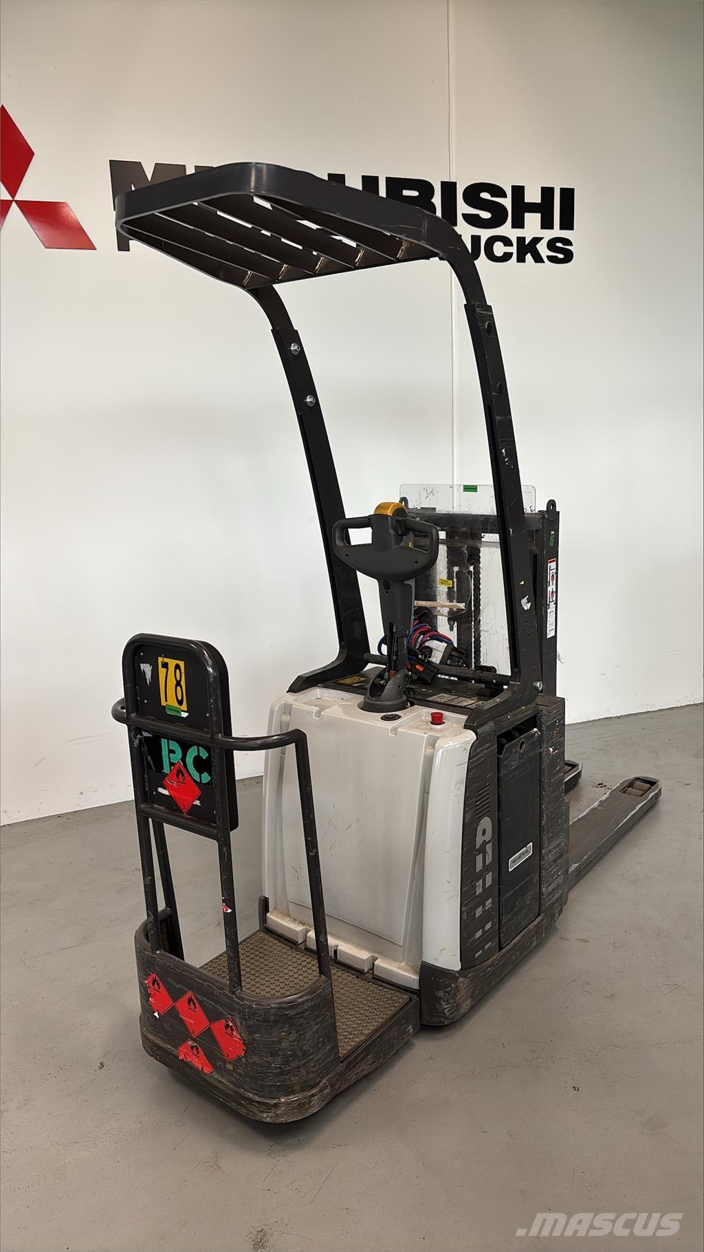 Atlet PDP200 プラットホームトラック