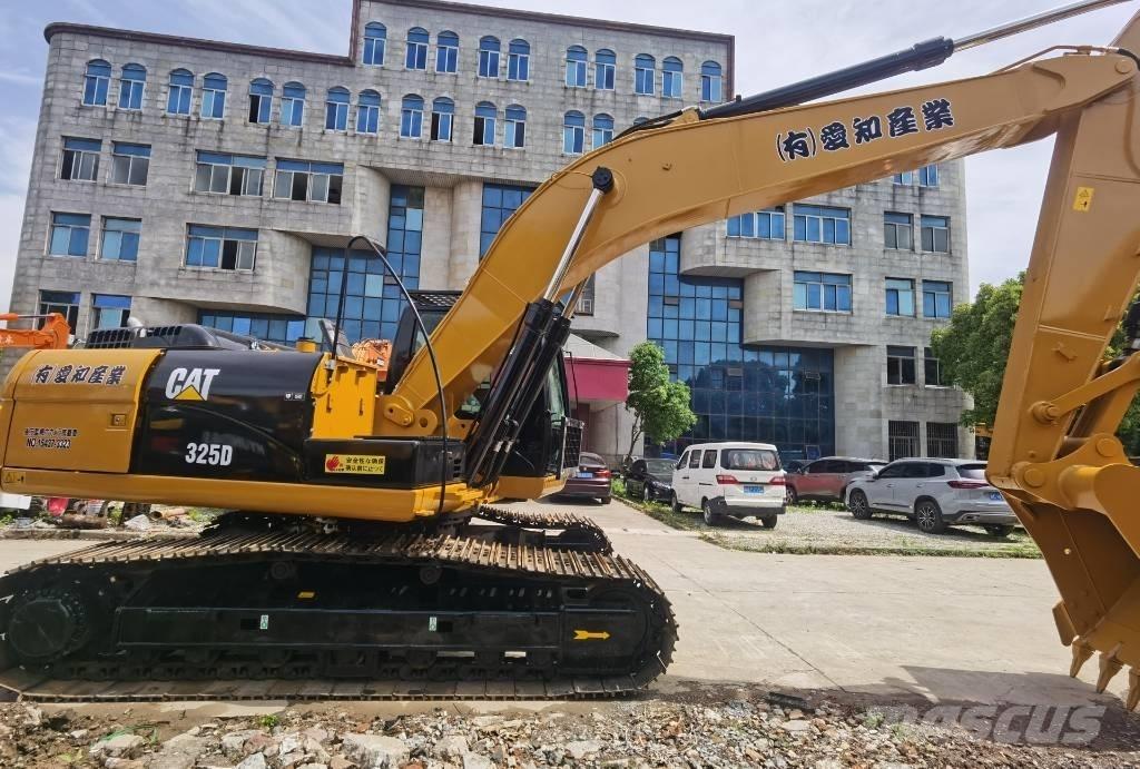 CAT 325 D 大型油圧ショベル12t以上（パワーショベル・ユンボ）