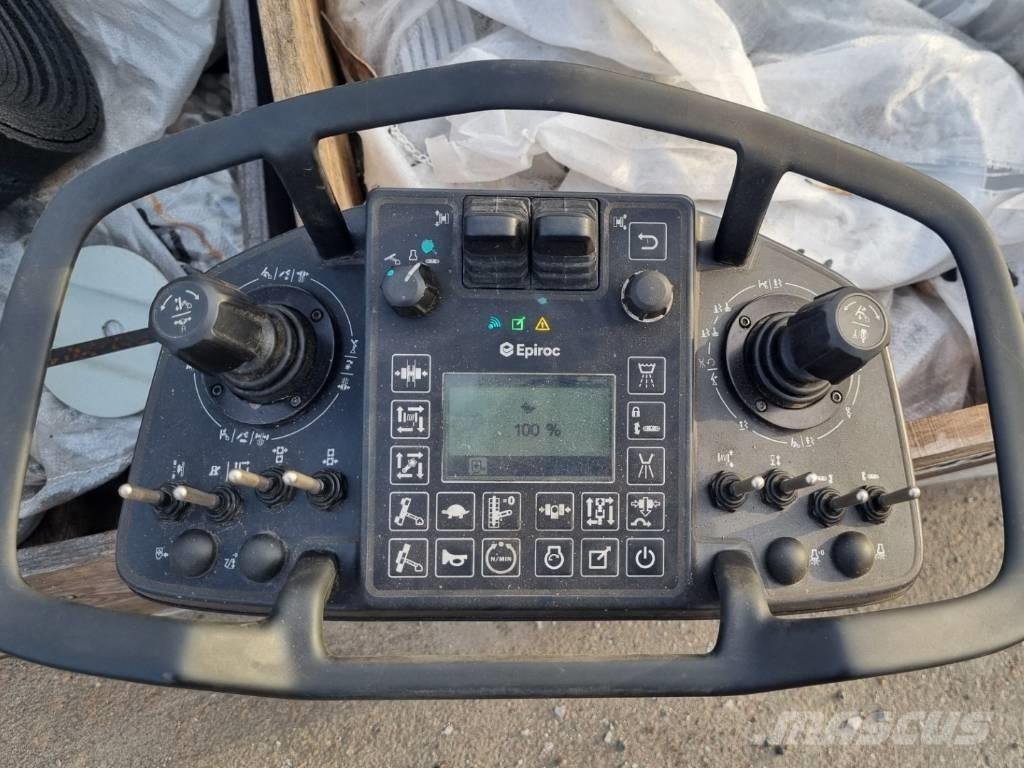 Epiroc FlexiROC T20R サーフェイスドリルリグ