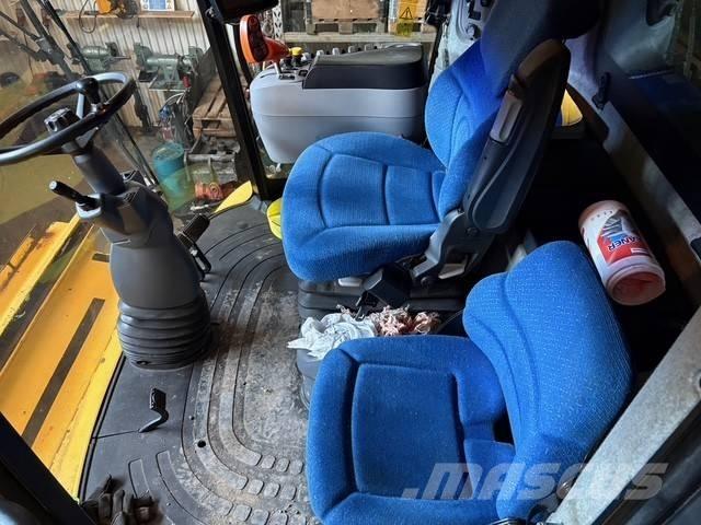 New Holland CX 8080 コンバイン