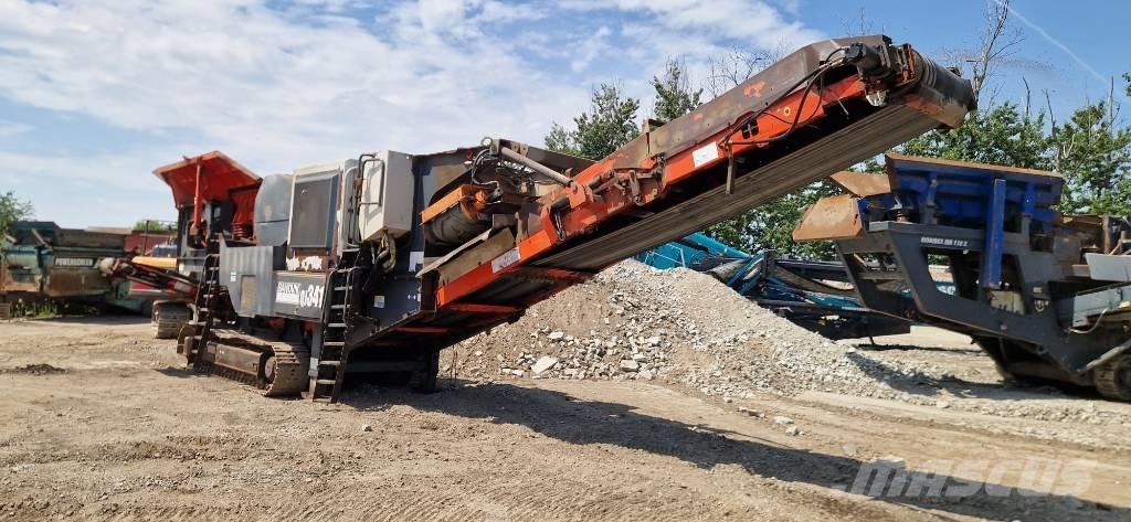 Sandvik QJ 341 自走式クラッシャー
