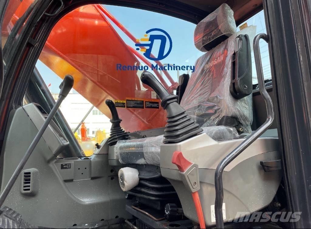 Doosan DX 300 大型油圧ショベル12t以上（パワーショベル・ユンボ）