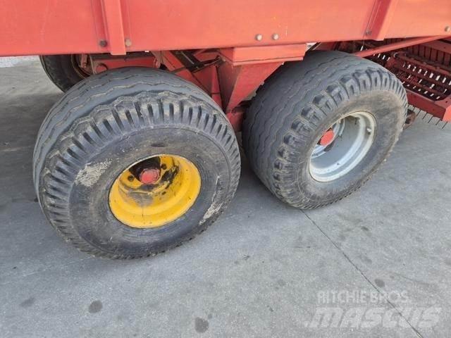 Kverneland TA 465 セルフローディングトレーラー