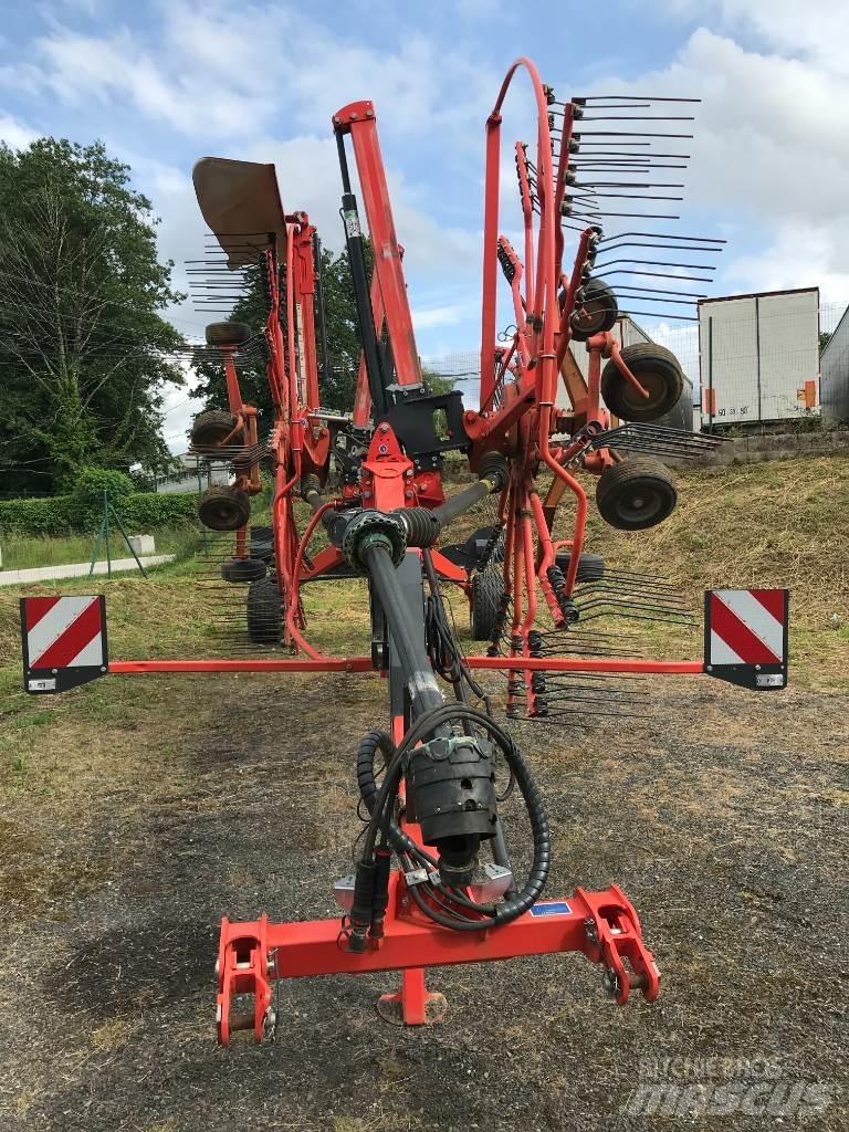 Kuhn GA 8830 ウィンドローア/レーキ