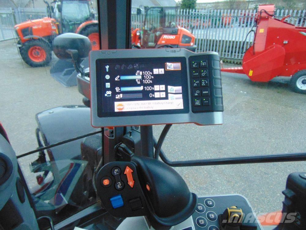 Kubota M 7151 トラクター