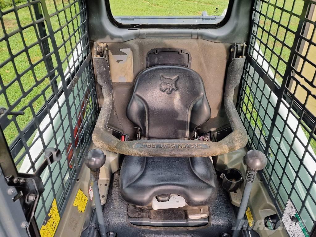 Bobcat S 450 スキッドステアローダー