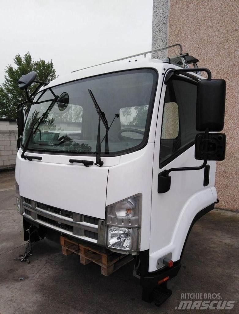 Isuzu FRR Euro 5 キャビン及び内装