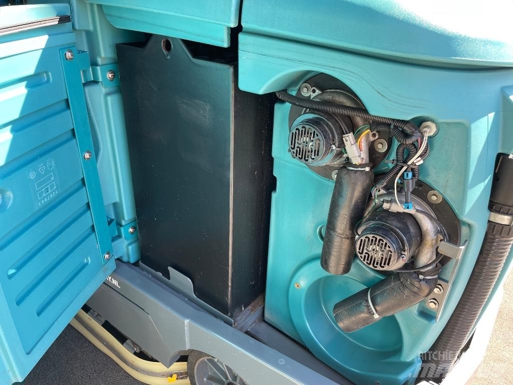 Tennant T 17  SOLD 路面清掃機