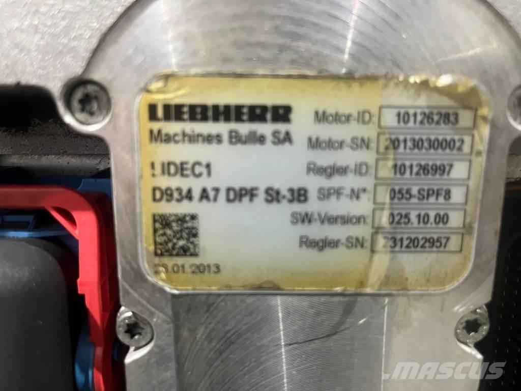 Liebherr D934 A7 エンジン