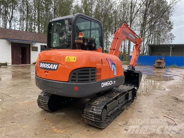 Doosan DH 60-7 ミニ油圧ショベル 7t以下（ミニユンボ・ミニディガー）