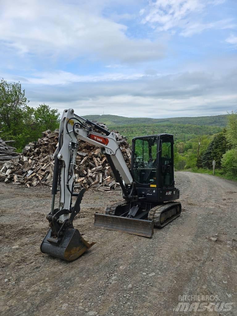 Bobcat E 32 ミニ油圧ショベル 7t以下（ミニユンボ・ミニディガー）