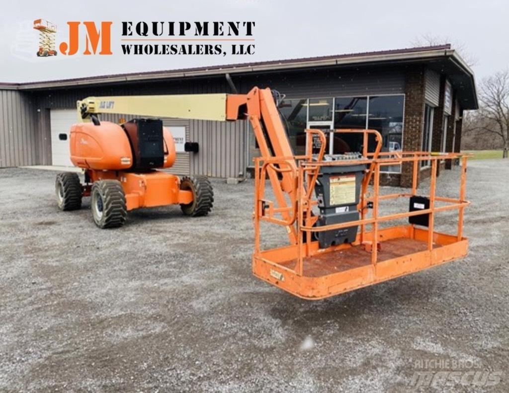 JLG 800 AJ ブームリフト　屈伸型