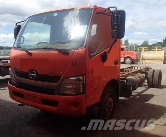 Hino 195 キャブ付きシャーシ