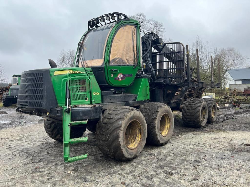 John Deere 1010 E フォワーダー