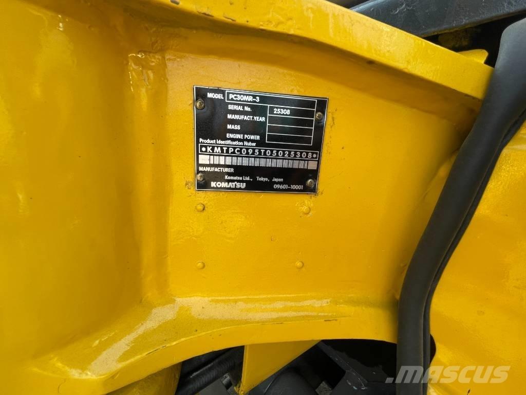 Komatsu PC 30 ミニ油圧ショベル 7t以下（ミニユンボ・ミニディガー）