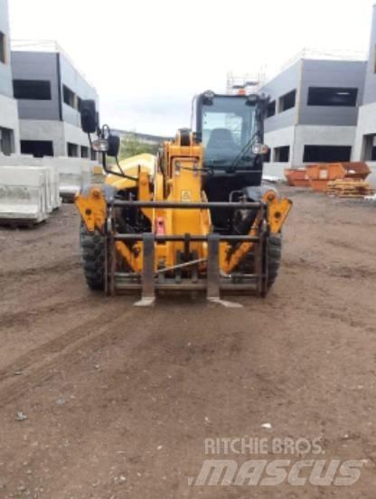 JCB 540-140 テレスコーピックハンドラー